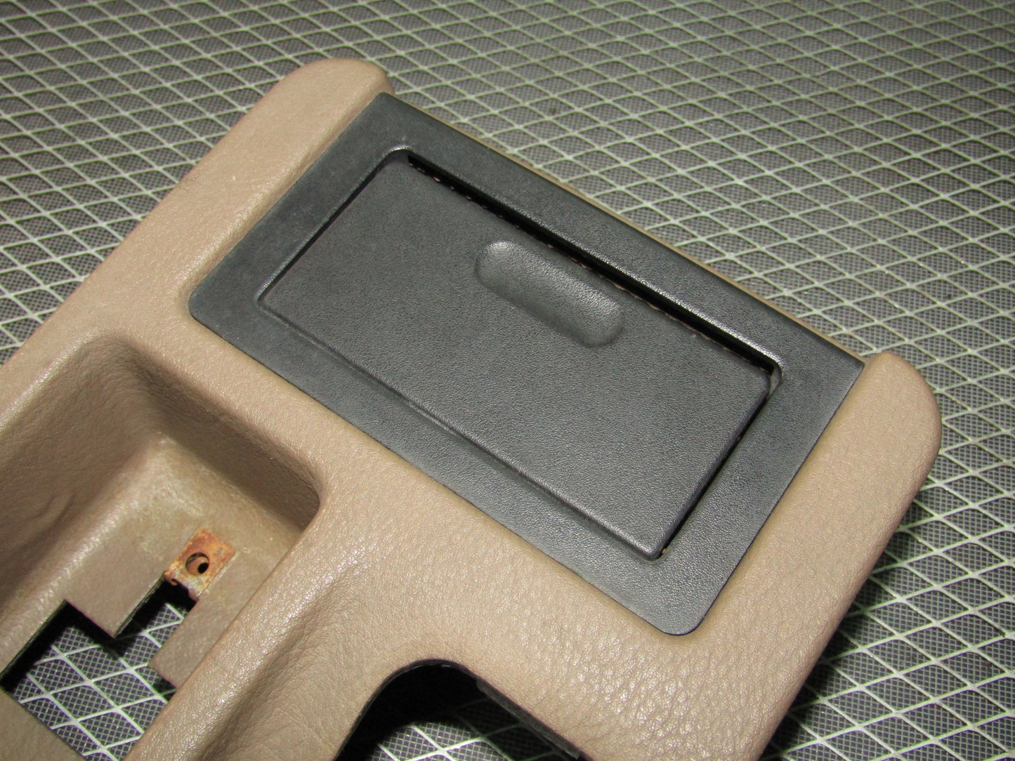 92 93 94 95 BMW 325 Sedan OEM Rear Ash Tray Holder