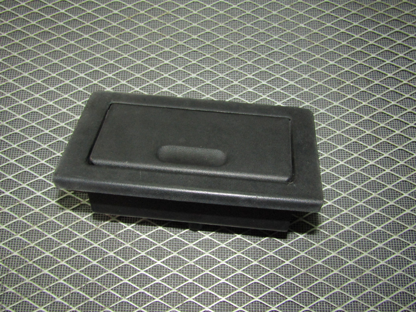 92 93 94 95 BMW 325 Sedan OEM Rear Ash Tray Holder
