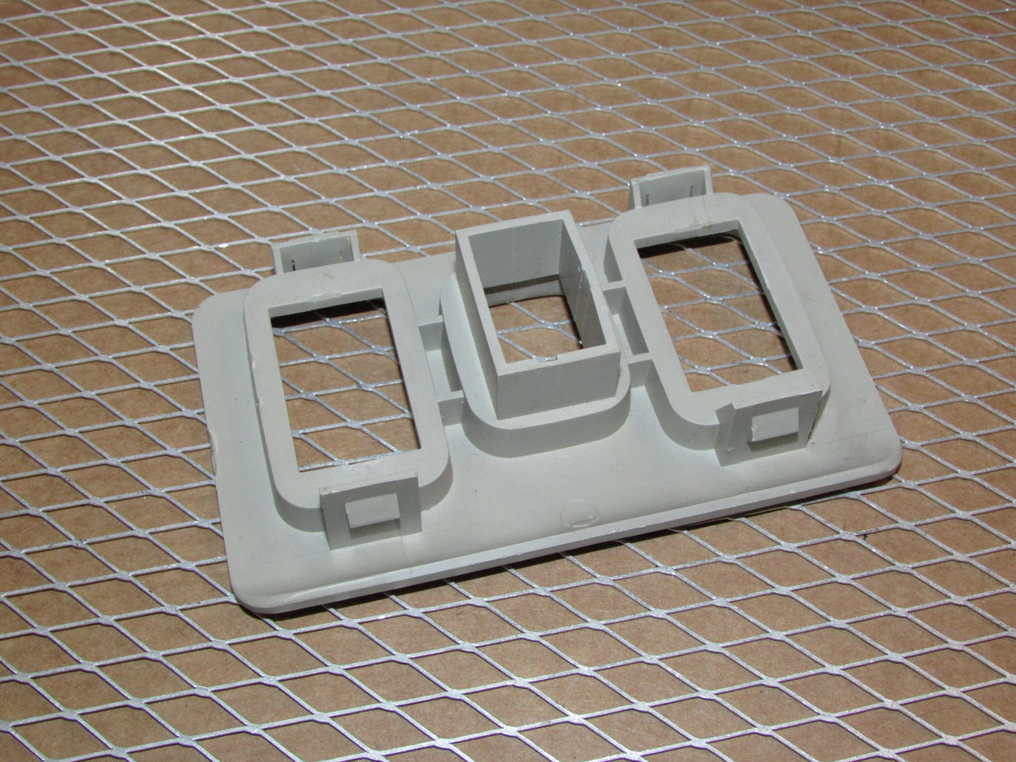 94-98 Land Rover Discovery 1 OEM Sunroof Moon Roof Switch Holder Bezel Trim