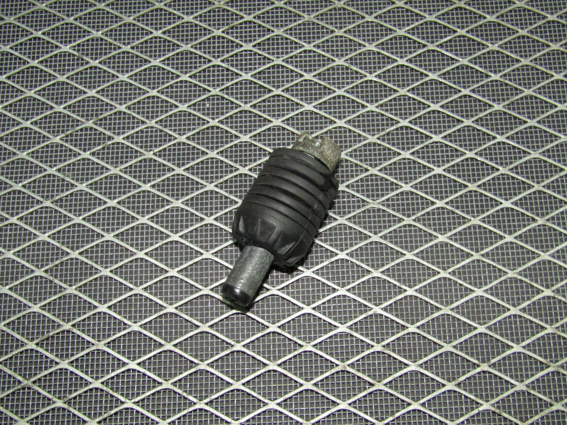 1992-1995 BMW 325 OEM Trunk Rubber Stopper