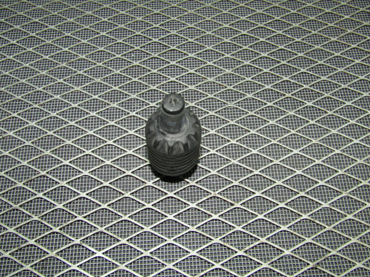 1992-1995 BMW 325 OEM Trunk Rubber Stopper