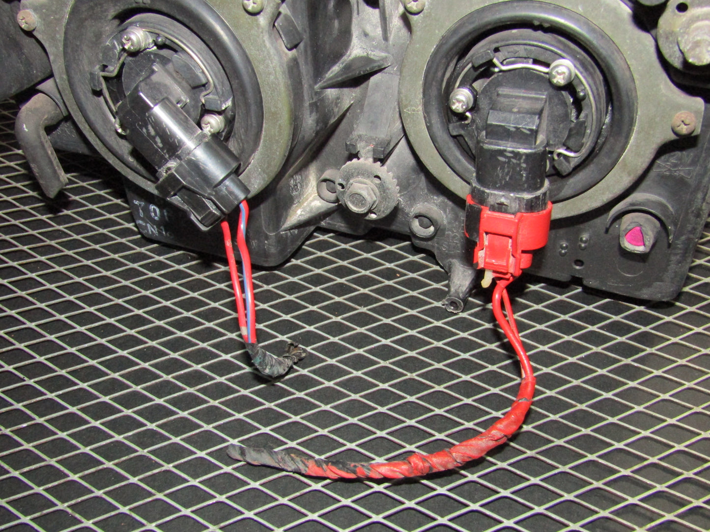 94 95 96 97 Mitsubishi 3000GT OEM Headlight Pigtail Harness - Left