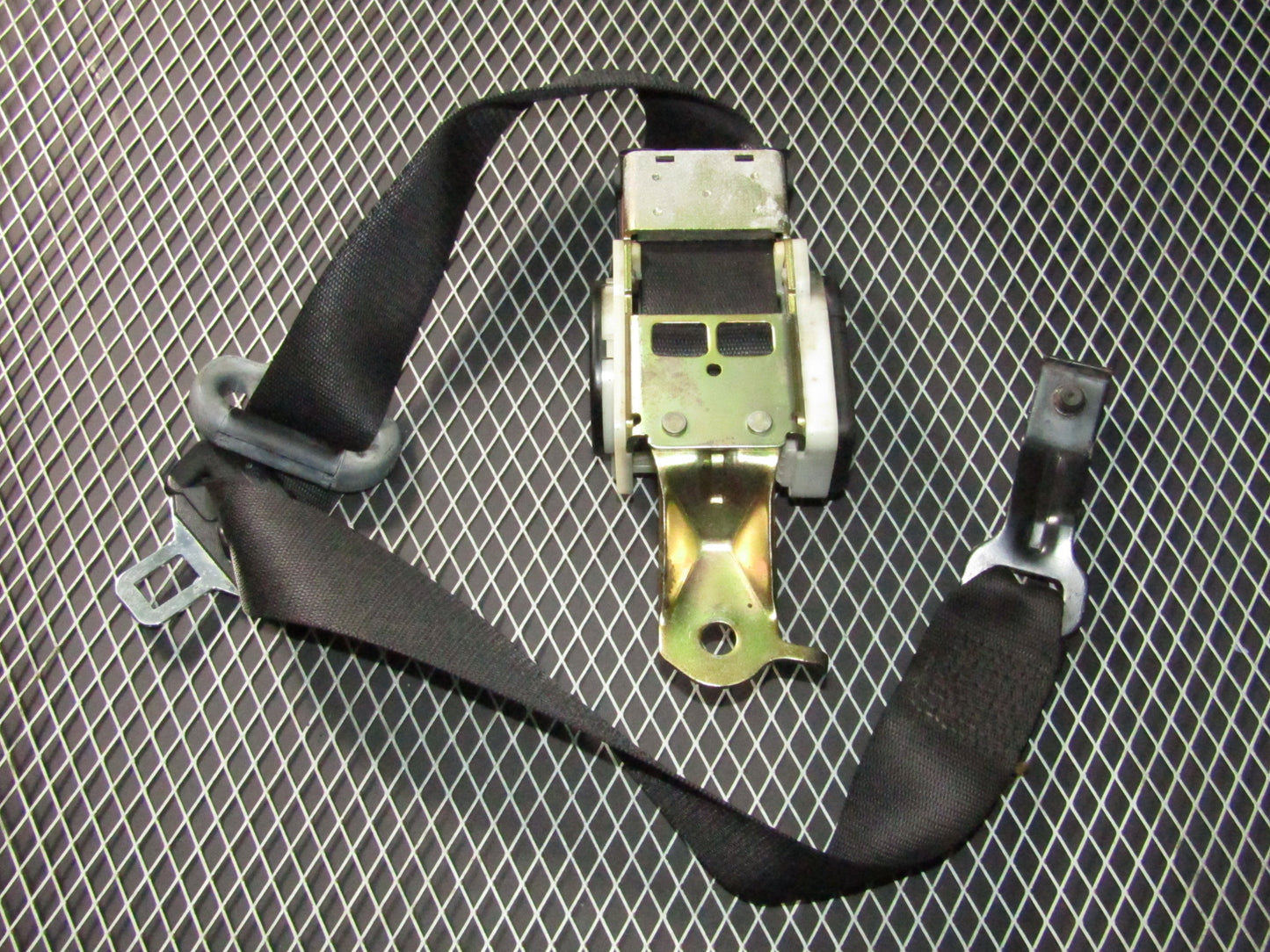 1992-1995 BMW 325 OEM Front Seat Belt - Left