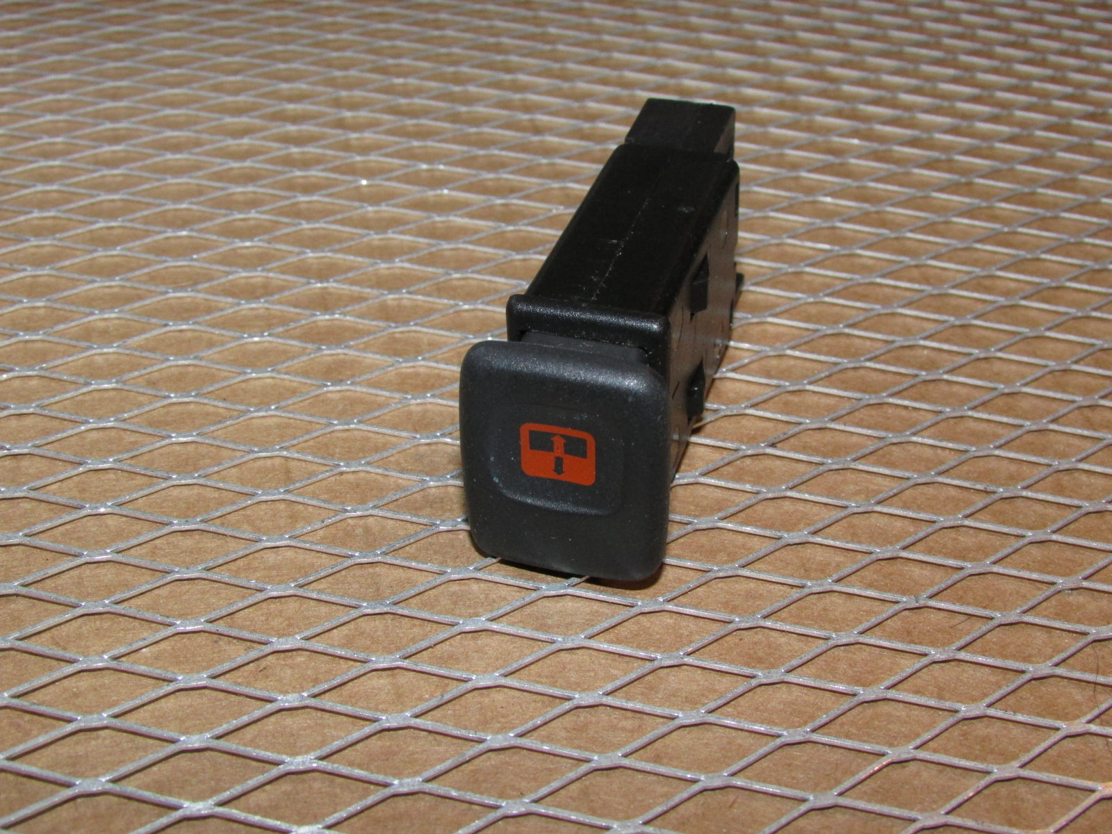 89-02 Land Rover Discovery 1 & 2 OEM Sunroof Moon Roof Isolator Lock Switch