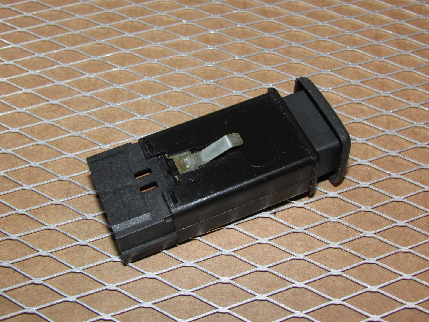 94-02 Land Rover Discovery 1 & 2 OEM Sunroof Moon Roof Isolator Lock Switch
