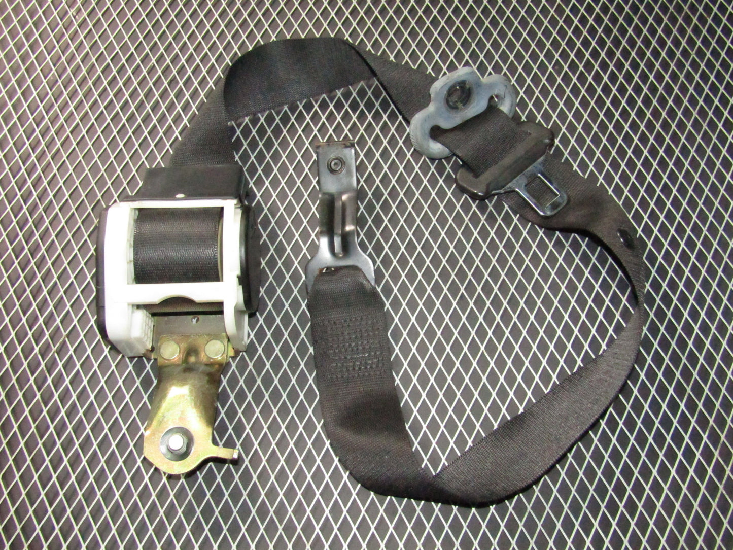 1992-1995 BMW 325 OEM Front Seat Belt - Right
