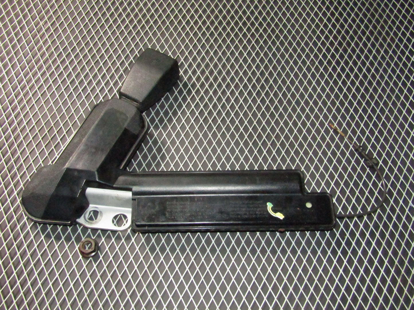 1992-1995 BMW 325 OEM Front Seat Belt Buckle Receiver - Left