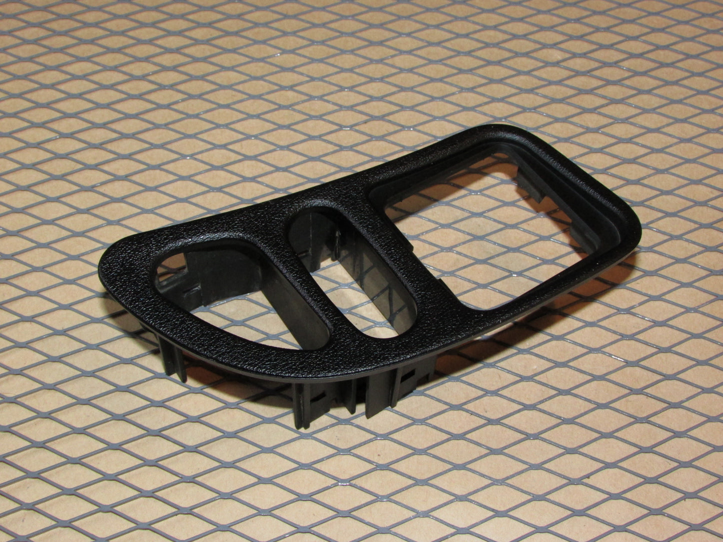 95 96 97 98 99 Mitsubishi Eclipse OEM Mirror Cruise Control Switch Bezel Housing