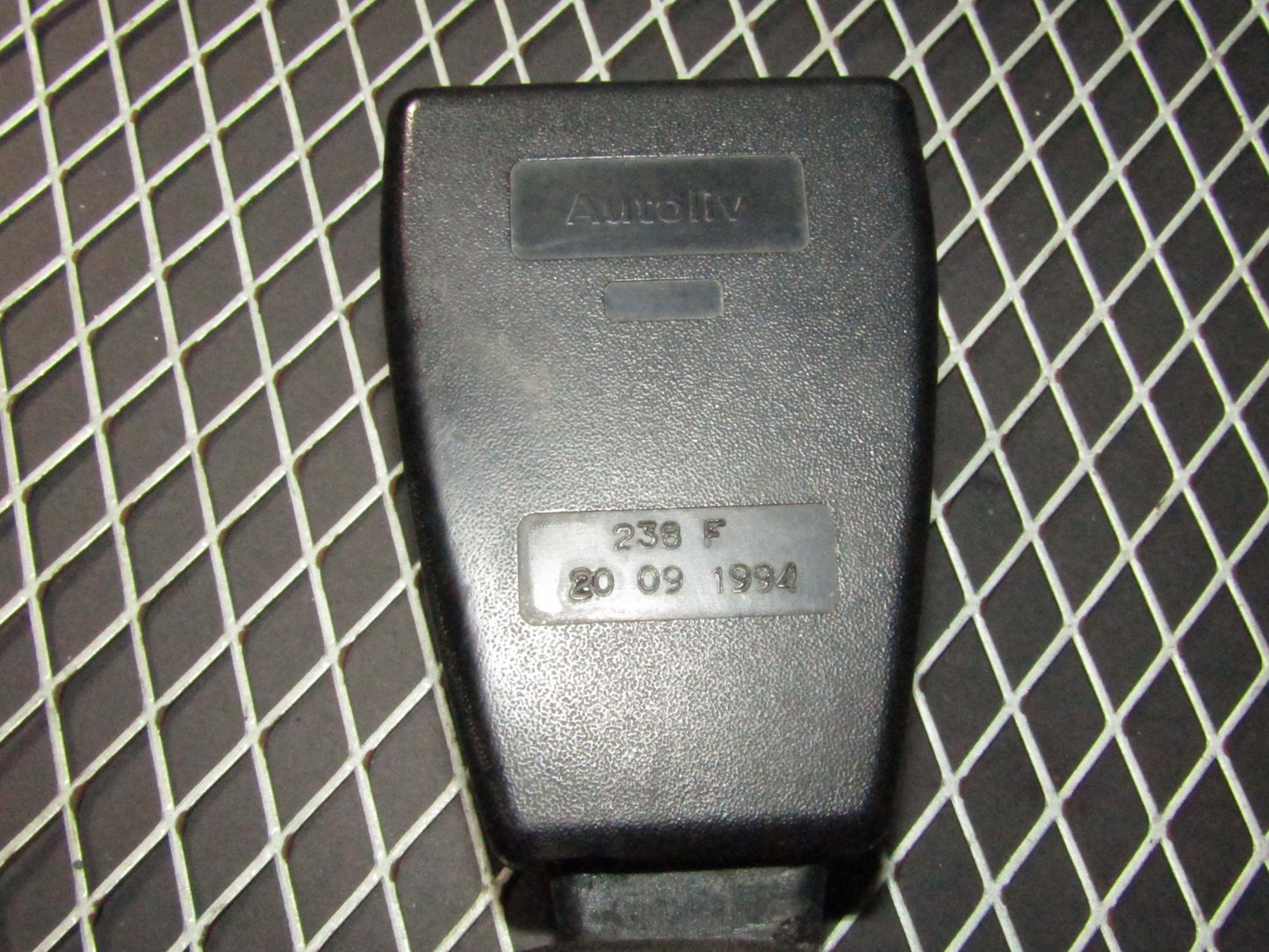 1992-1995 BMW 325 OEM Front Seat Belt Receiver Buckle - Left