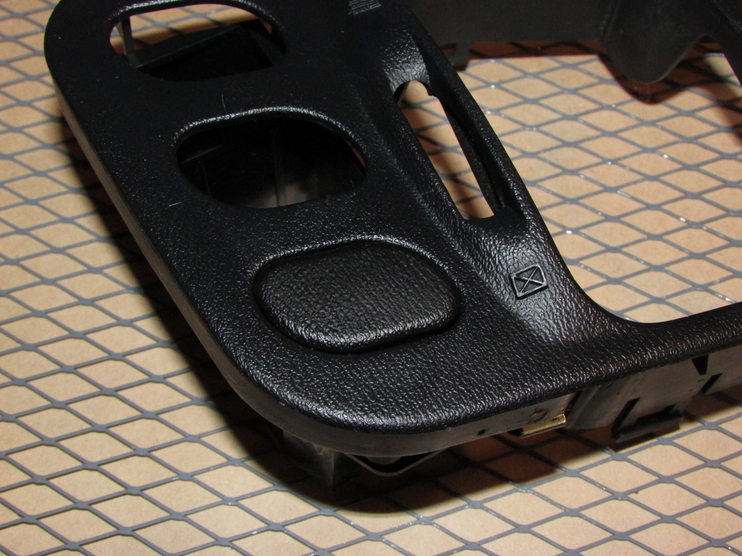 95 96 97 98 99 Mitsubishi Eclipse OEM Dash Switch Filler Cap Cover Trim