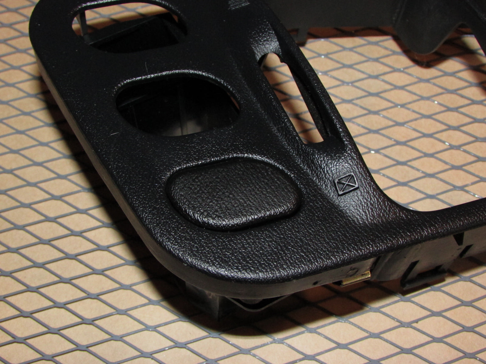 95 96 97 98 99 Mitsubishi Eclipse OEM Dash Switch Filler Cap Cover Trim