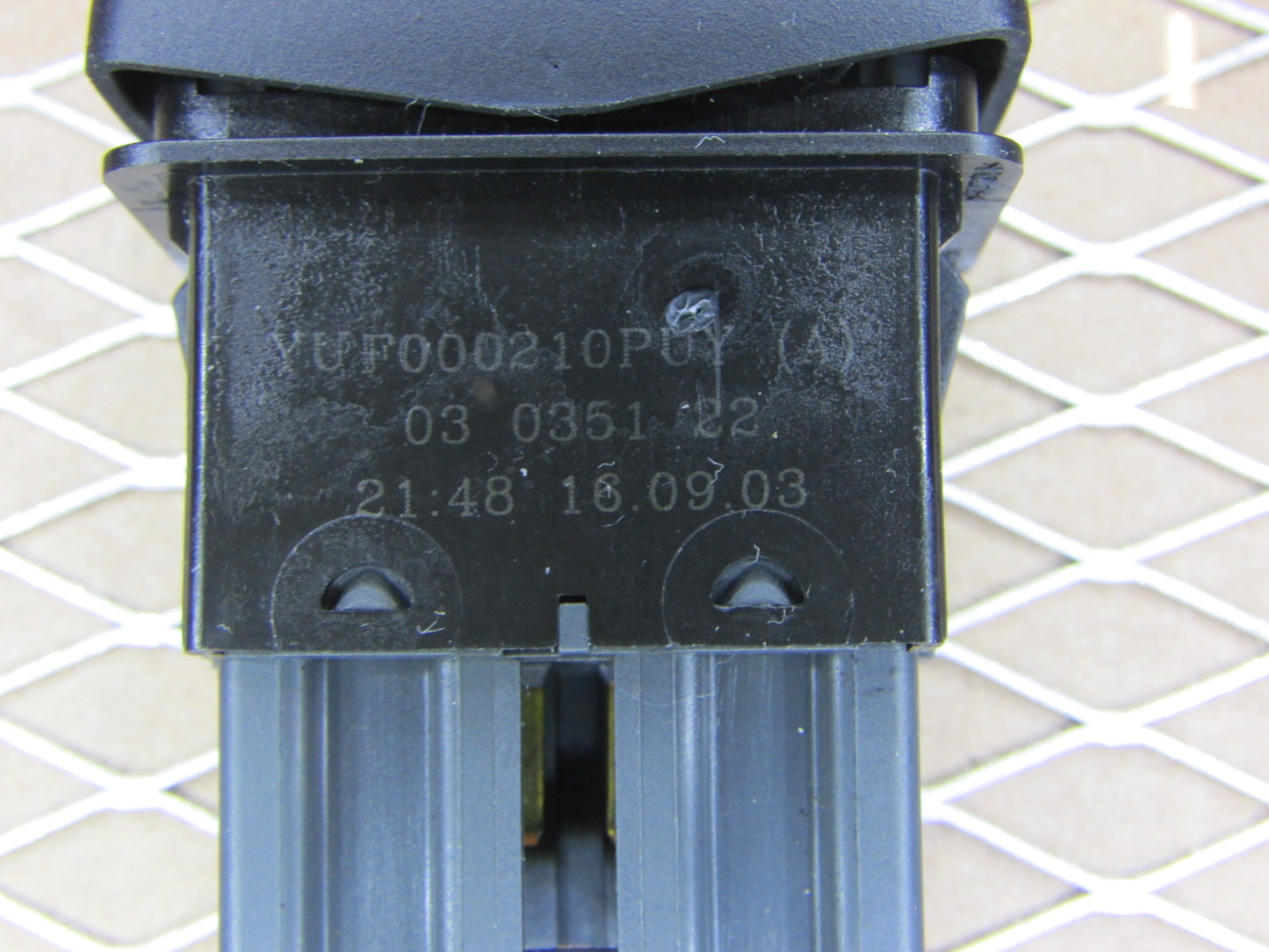 99-04 Land Rover Discovery 2 OEM Sunroof Moon Roof Switch