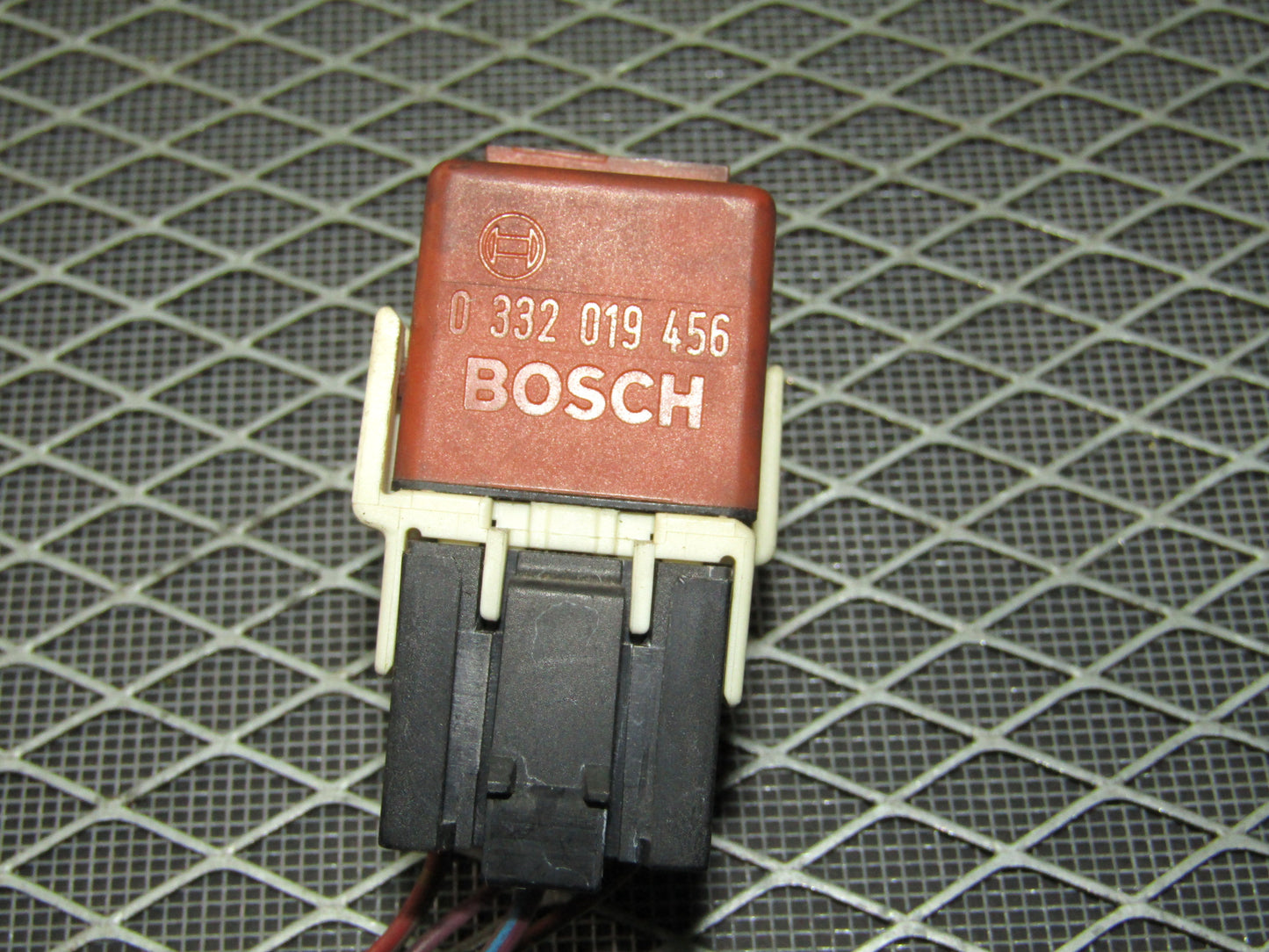 92 93 94 95 BMW 325 OEM Relay - 0 332 019 456