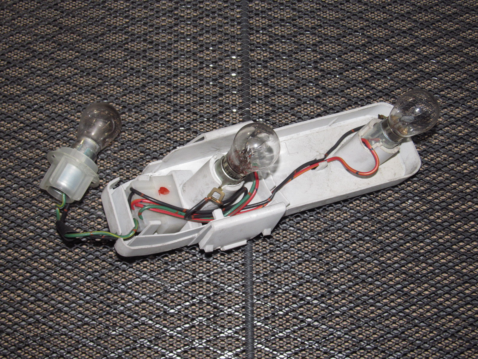 90 91 92 93 Mazda Miata OEM Tail Light Bulb Socket Panel - Left