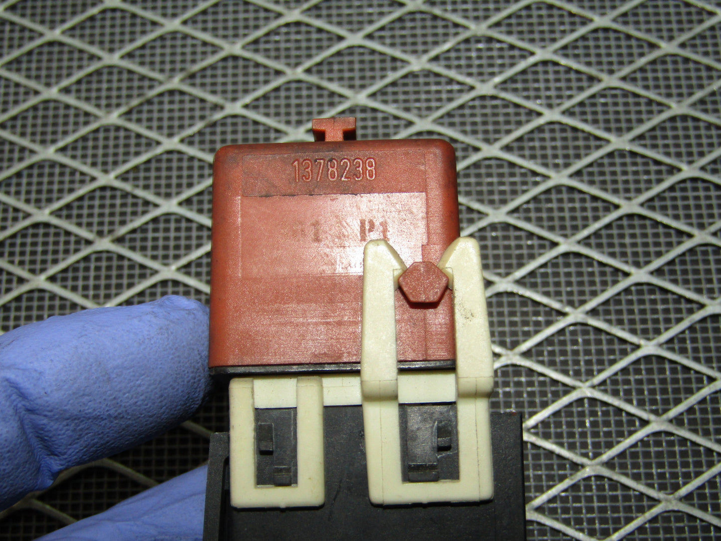 92 93 94 95 BMW 325 OEM Relay - 0 332 019 456