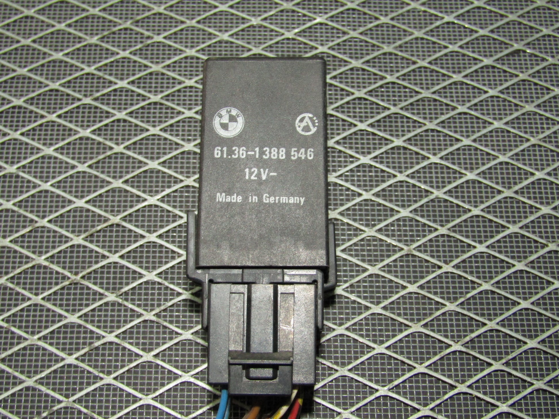 92 93 94 95 BMW 325 OEM Relay - 61.36-1388 546