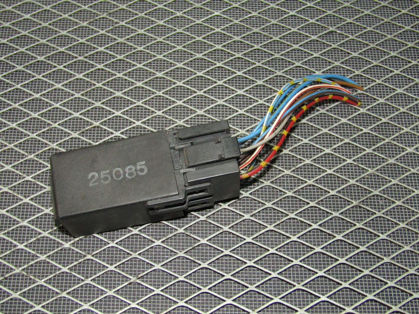 92 93 94 95 BMW 325 OEM Relay - 61.36-1388 546