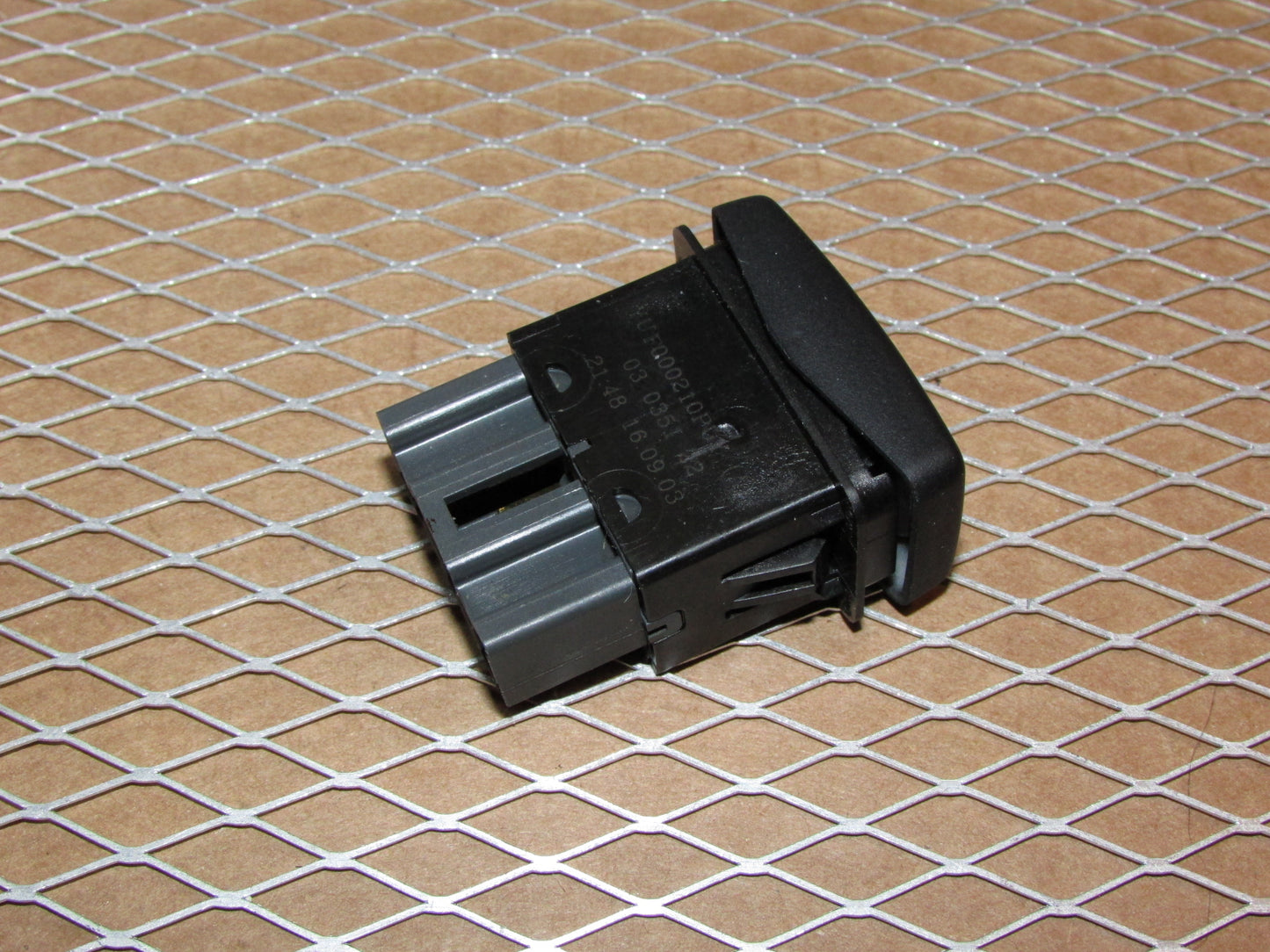 99-04 Land Rover Discovery 2 OEM Sunroof Moon Roof Switch