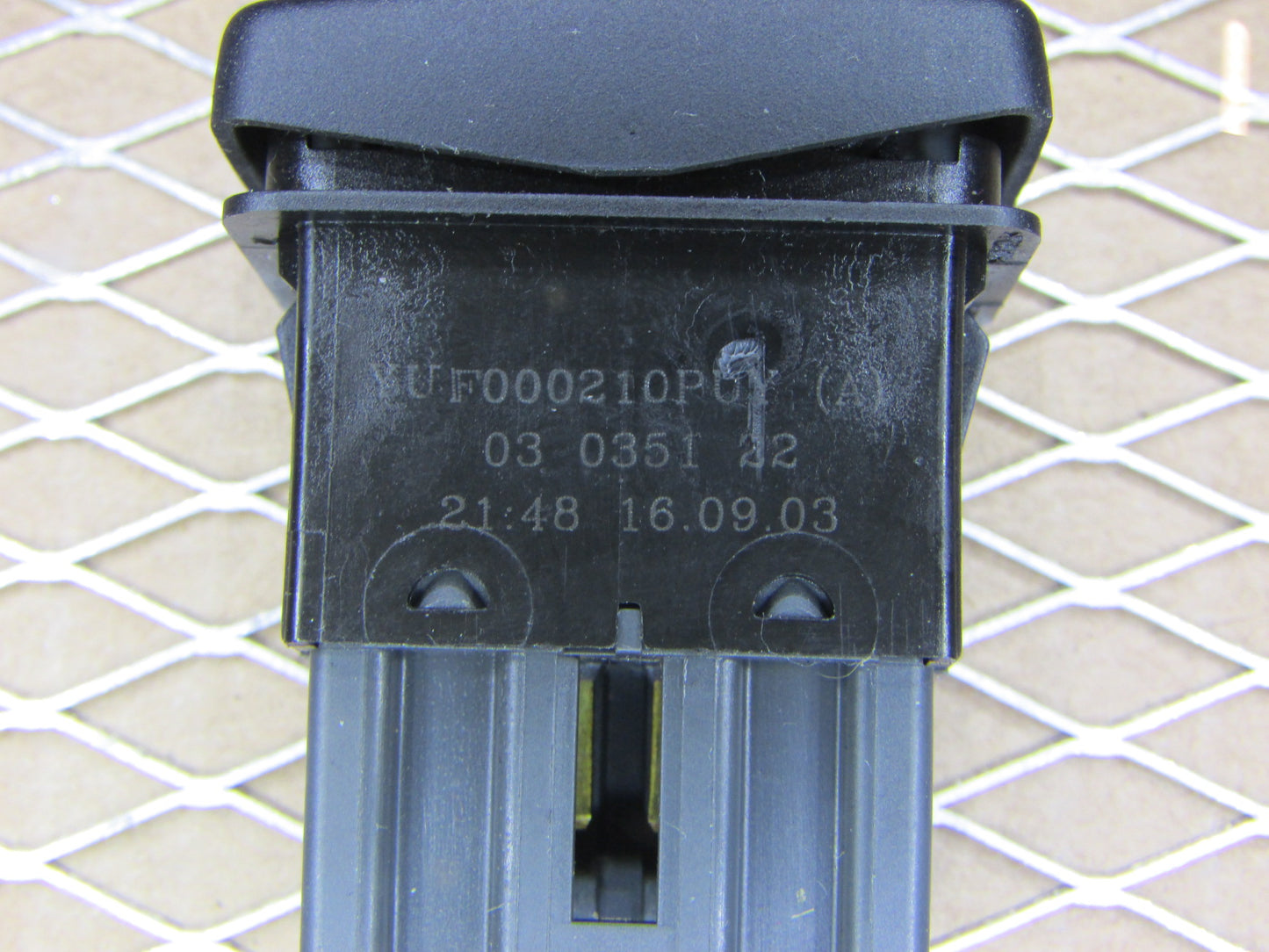 99-04 Land Rover Discovery 2 OEM Sunroof Moon Roof Switch