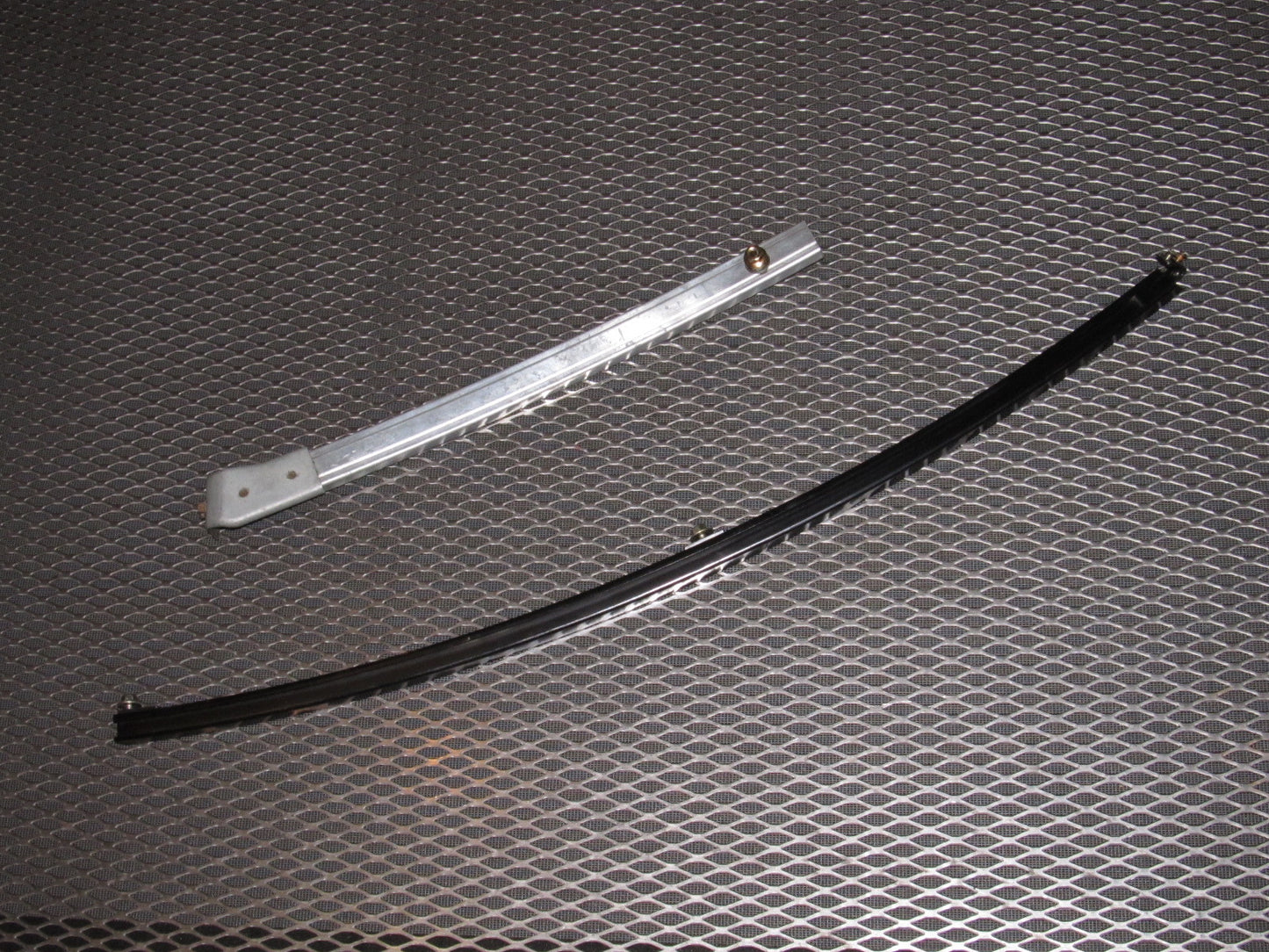 99 00 Mazda Miata OEM Door Window Guide - Left Set