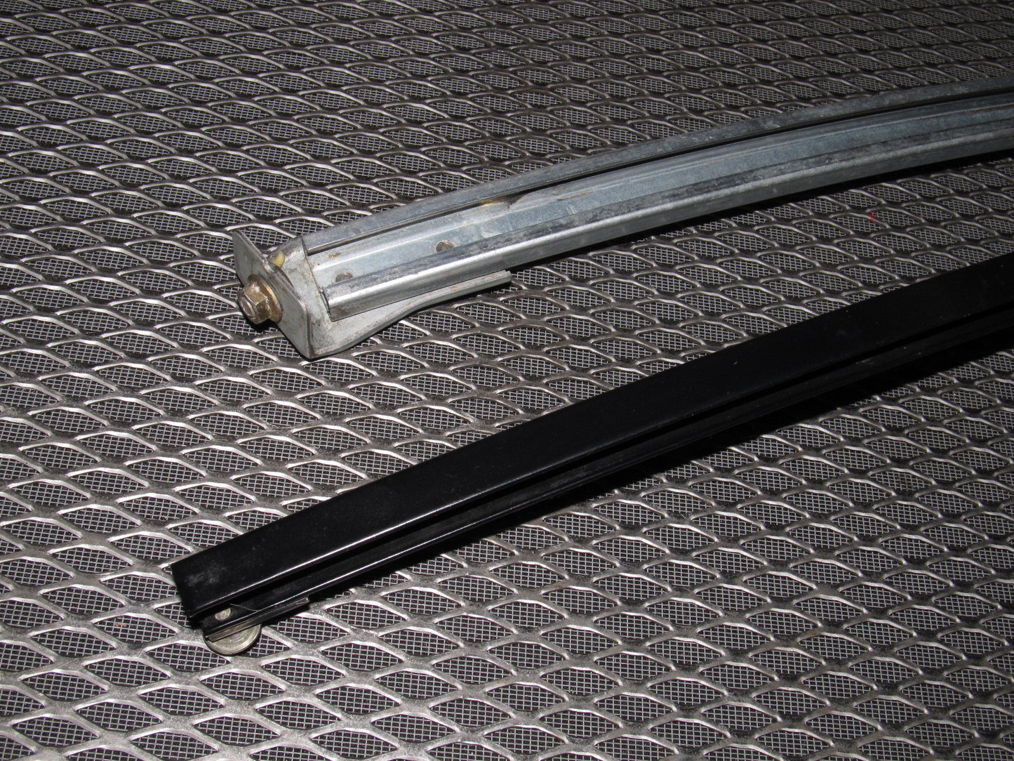 99 00 Mazda Miata OEM Door Window Guide - Left Set