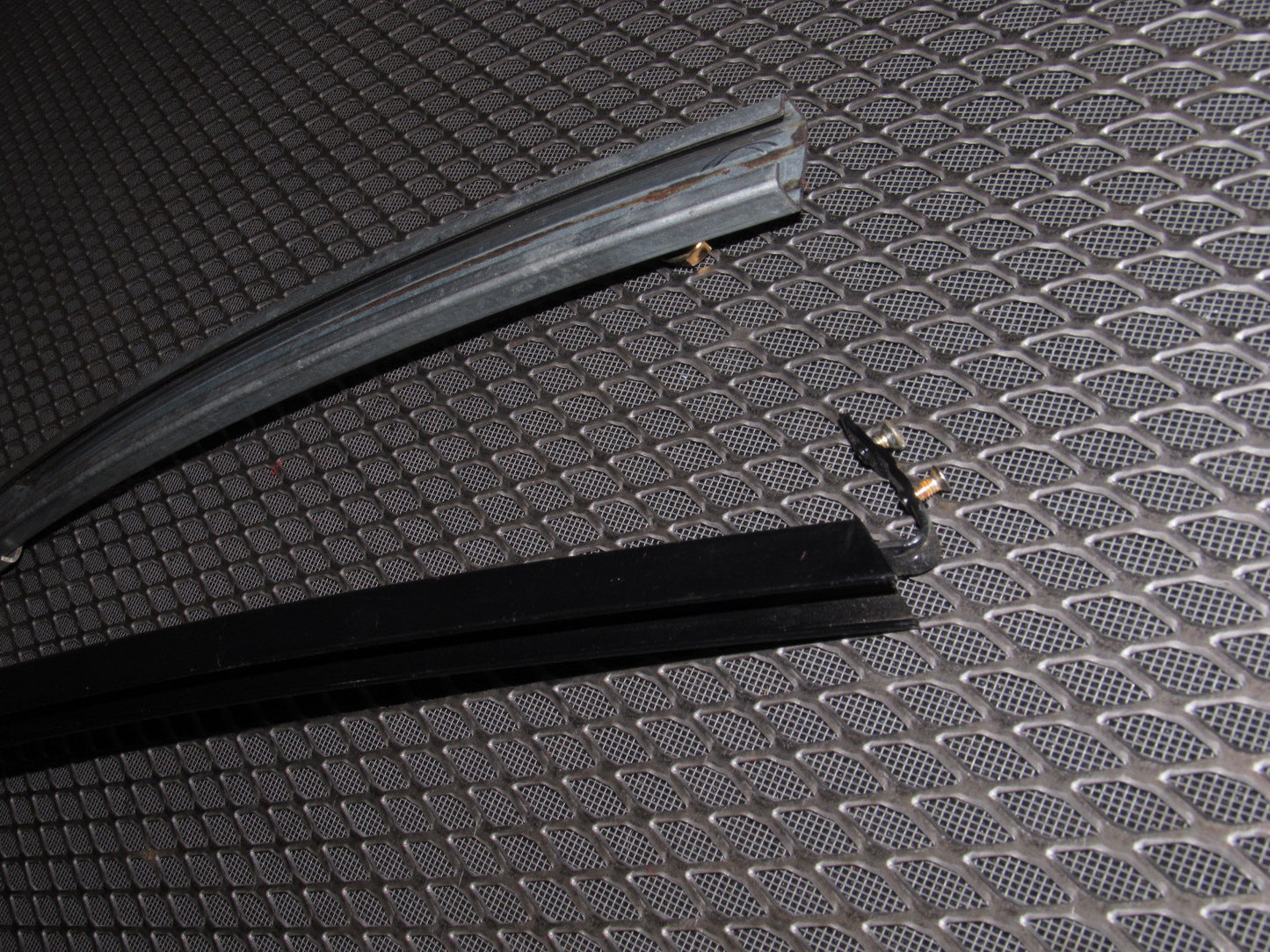 99 00 Mazda Miata OEM Door Window Guide - Left Set