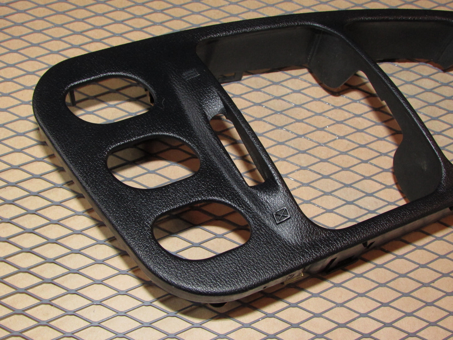 95 96 97 98 99 Mitsubishi Eclipse OEM Dash Center Vent Switch Bezel Cover Trim