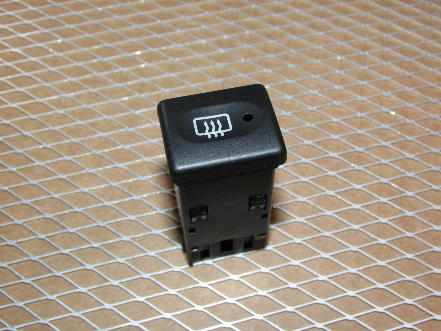 03 04 Land Rover Discovery 2 OEM Rear Defroster Switch