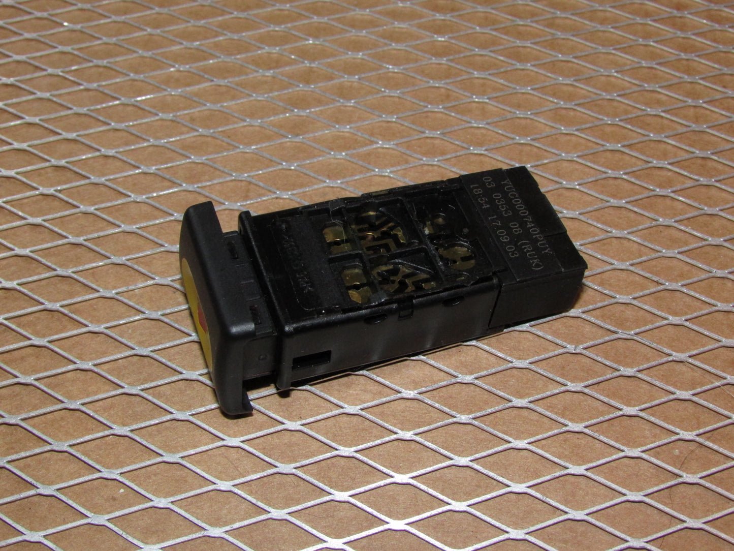 03 04 Land Rover Discovery 2 OEM HDC Hill Descent Control Switch