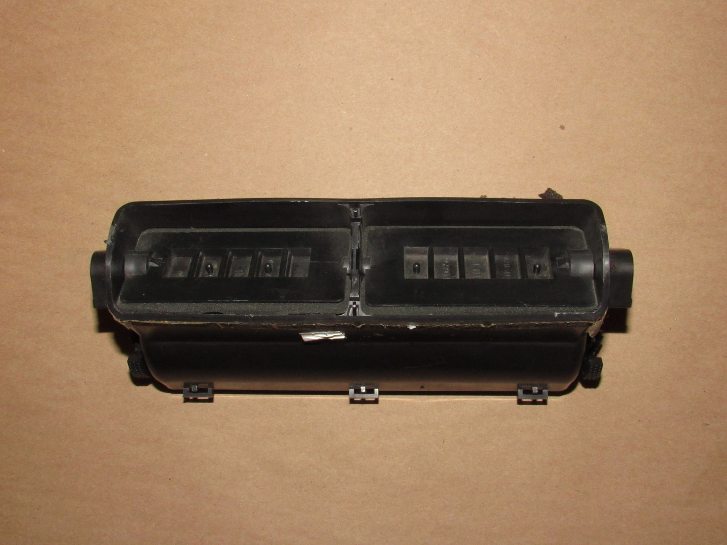 02 03 04 05 Ford Explorer OEM Dash Center Vent Louver