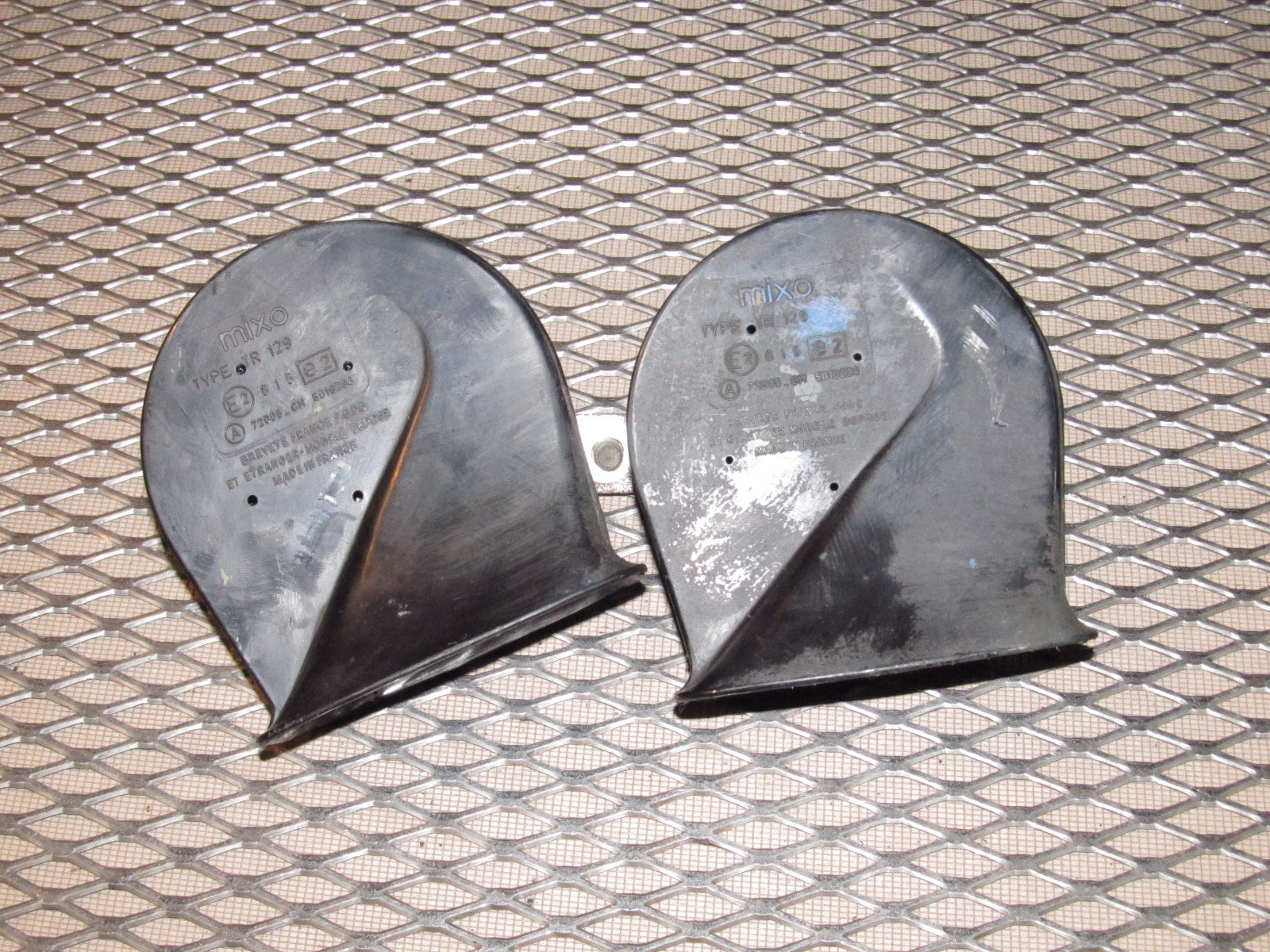83-85 Porsche 944 OEM Exterior Horn - Set – Autopartone