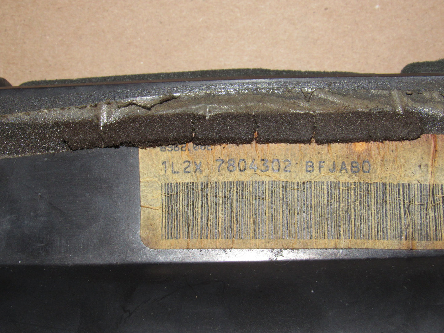 02 03 04 05 Ford Explorer OEM Dash Center Vent Louver