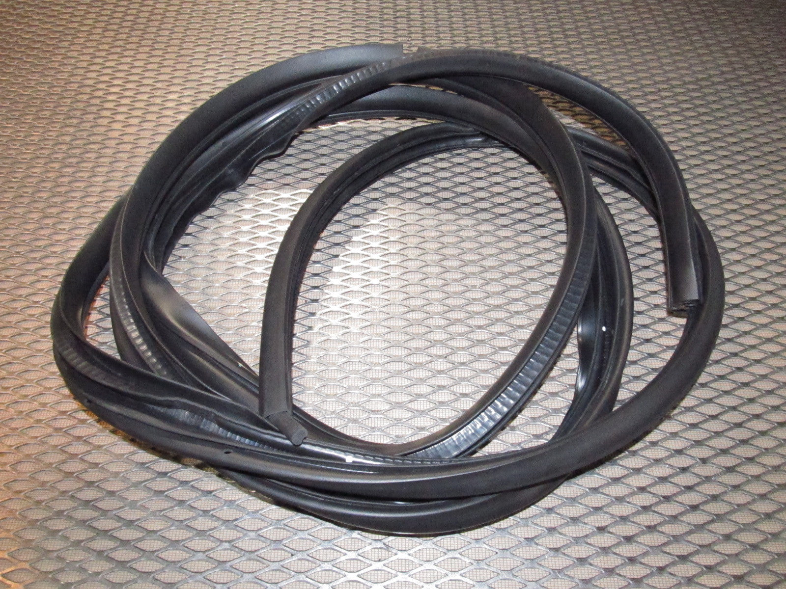 04 05 06 07 08 Mazda RX8 OEM Chassis Belt Line Moulding - Right