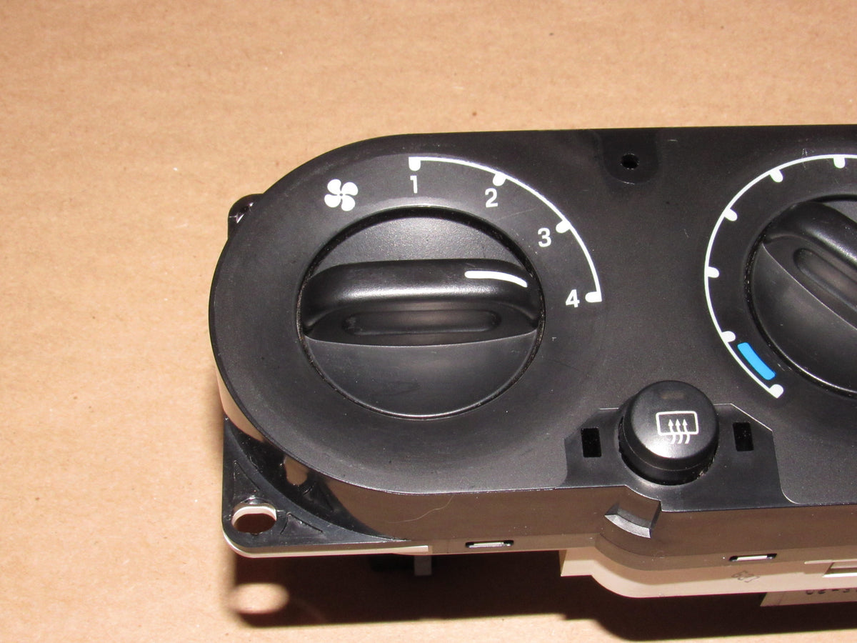 02 03 04 05 Ford Explorer OEM Manual Temperature Climate Control Unit