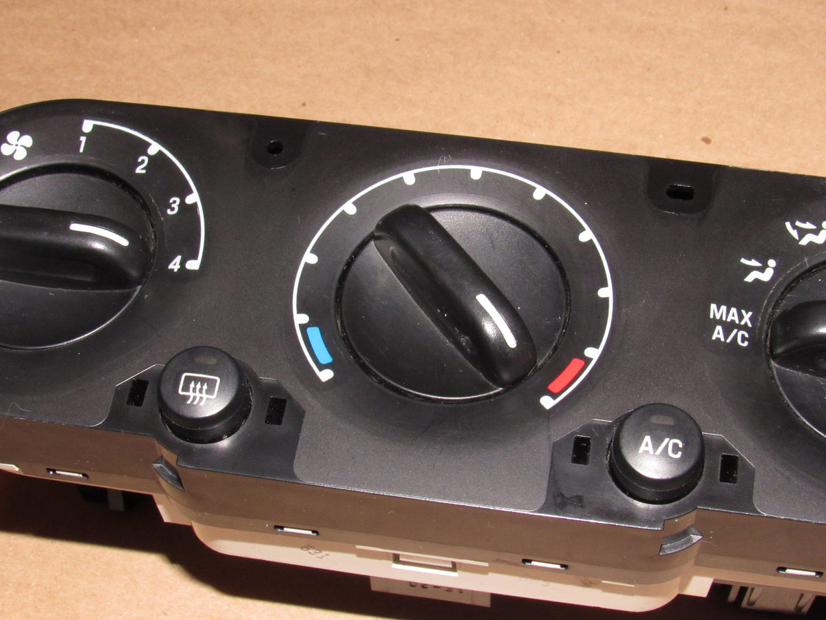 02 03 04 05 Ford Explorer OEM Manual Temperature Climate Control Unit