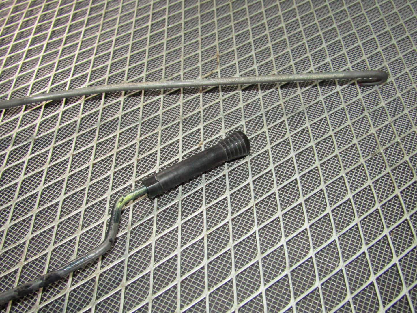 1992-1995 BMW 325 Sedan OEM Door Handle & Lock Linkage - Front Left