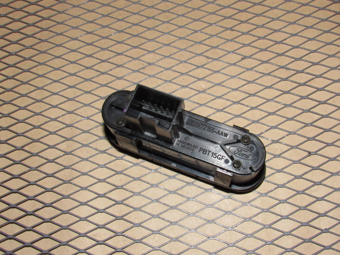 02 03 04 05 Ford Explorer OEM 4x4 Auto High Low Switch