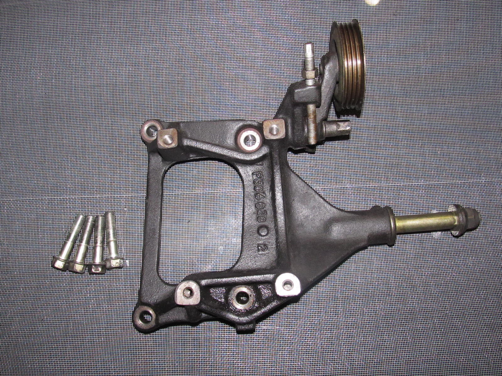 94-01 Acura Integra OEM Air Conditioner A/C Compressor Bracket ...