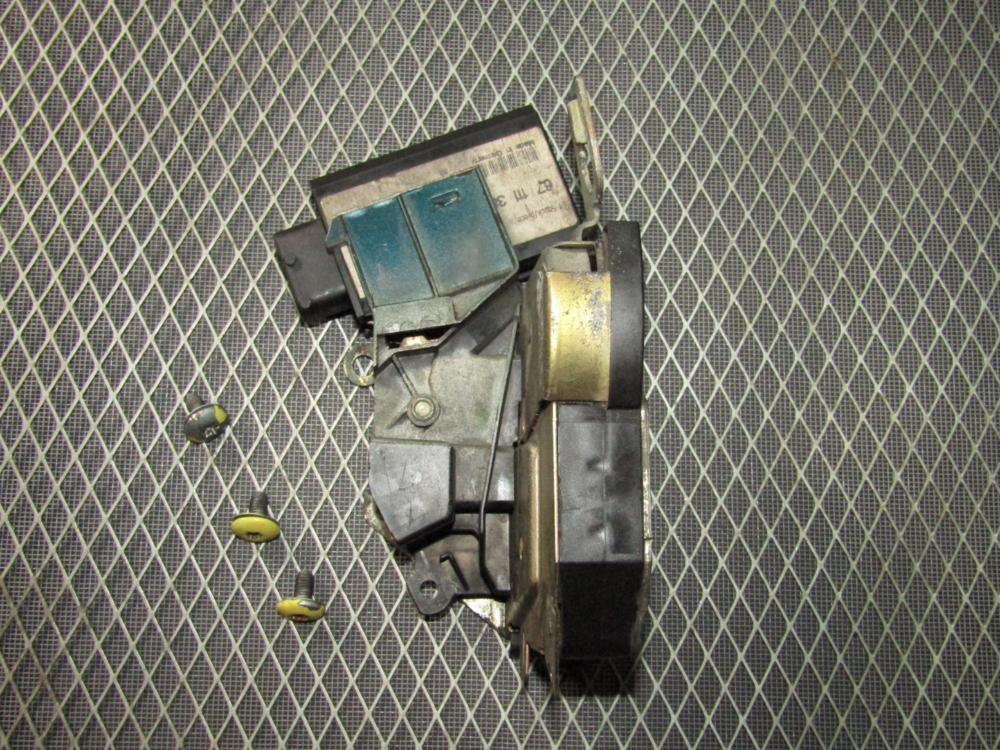 1992-1995 BMW 325 Sedan OEM Door Latch & Actuator - Front Left