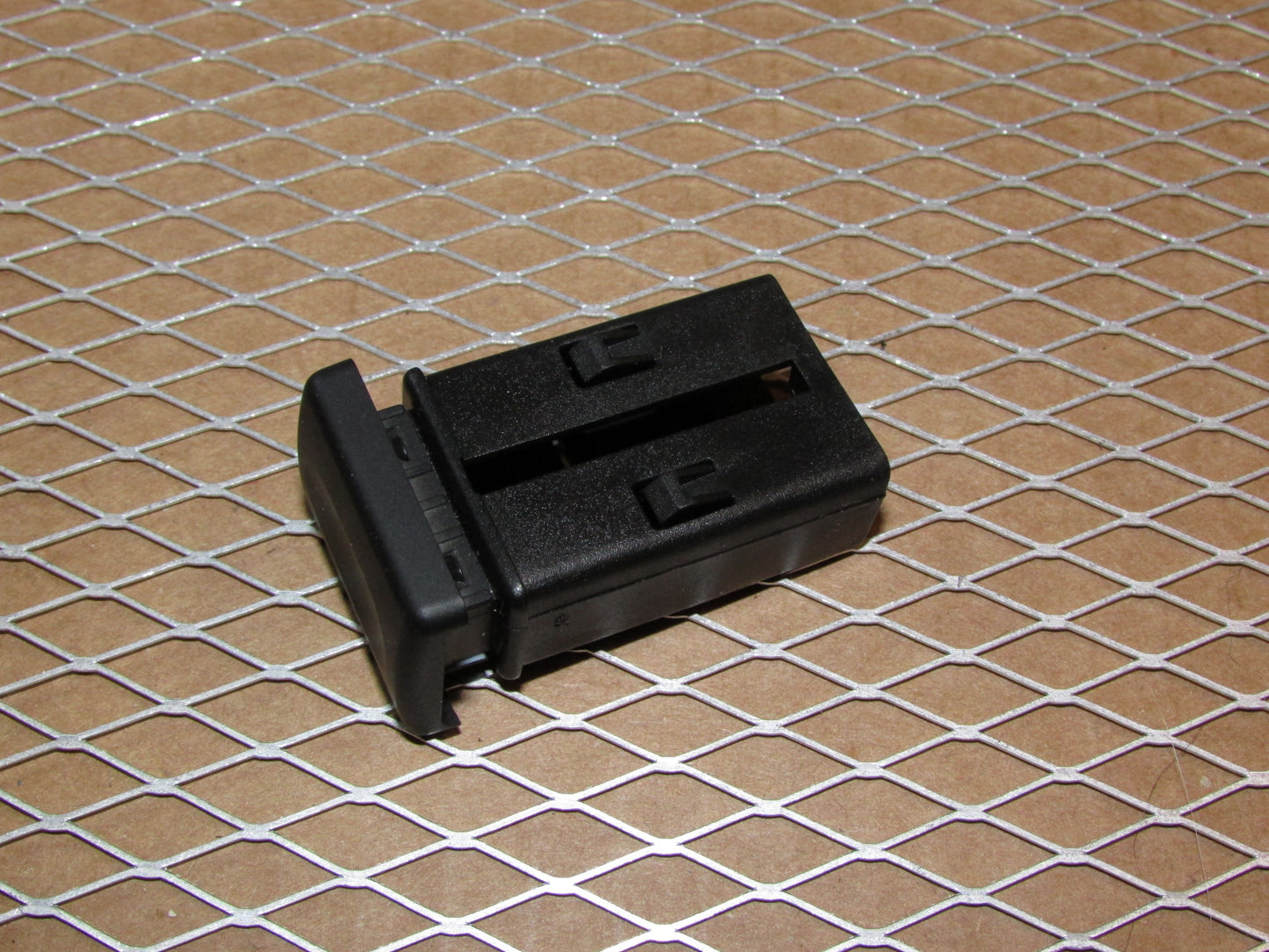03 04 Land Rover Discovery 2 OEM Dash Blank Switch Filler Cap Cover