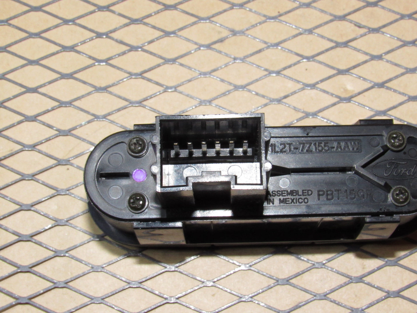 02 03 04 05 Ford Explorer OEM 4x4 Auto High Low Switch