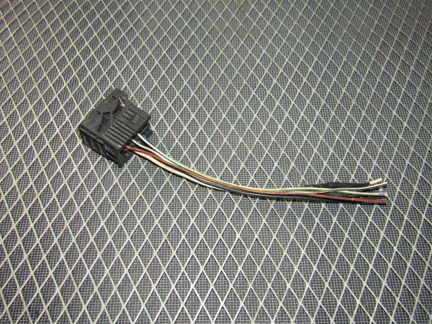 1992-1995 BMW 325 Sedan OEM Door Latch & Actuator Pigtail Harness - Front Left