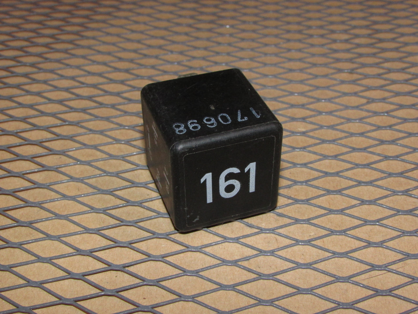 Audi & Volkswagen Relay (161) 1H0 906 383