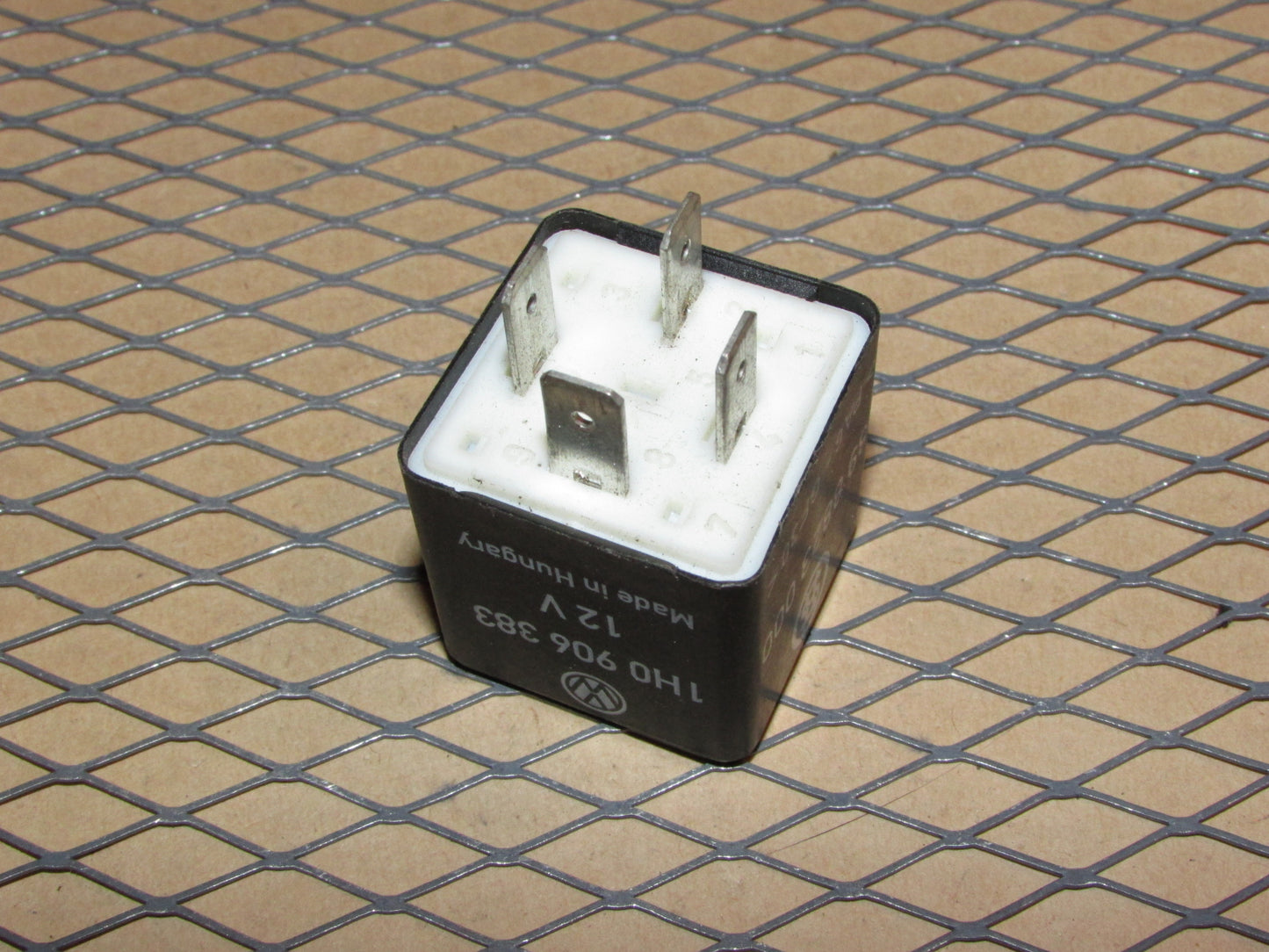 Audi & Volkswagen Relay (161) 1H0 906 383