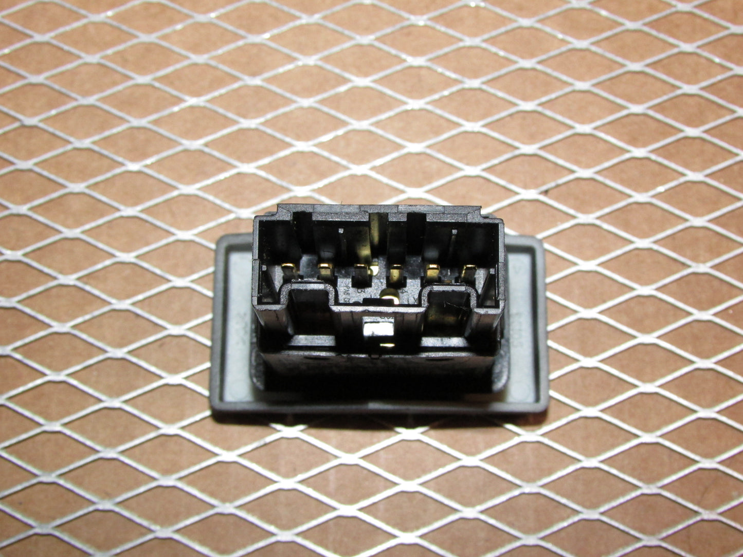 03 04 Land Rover Discovery 2 OEM Dash Power Door Lock Switch