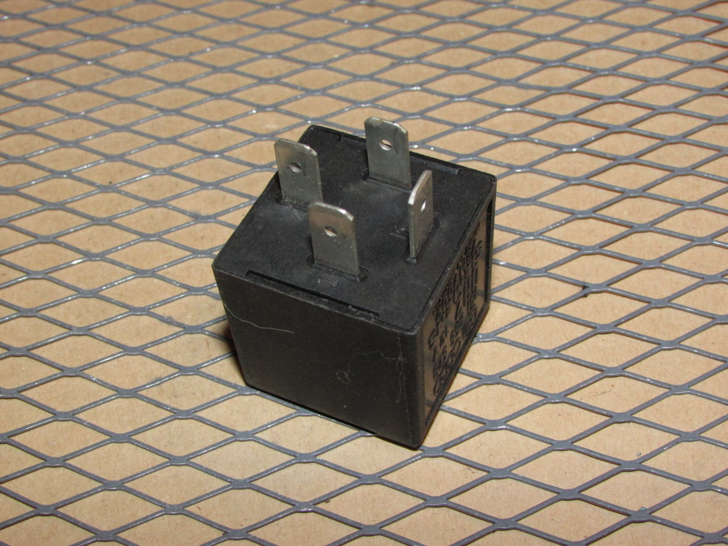 Audi & Volkswagen Relay (72) 191 955 529