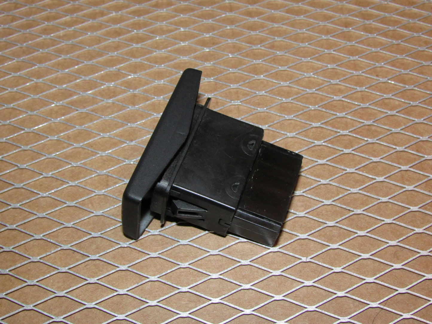 03 04 Land Rover Discovery 2 OEM Dash Power Door Lock Switch