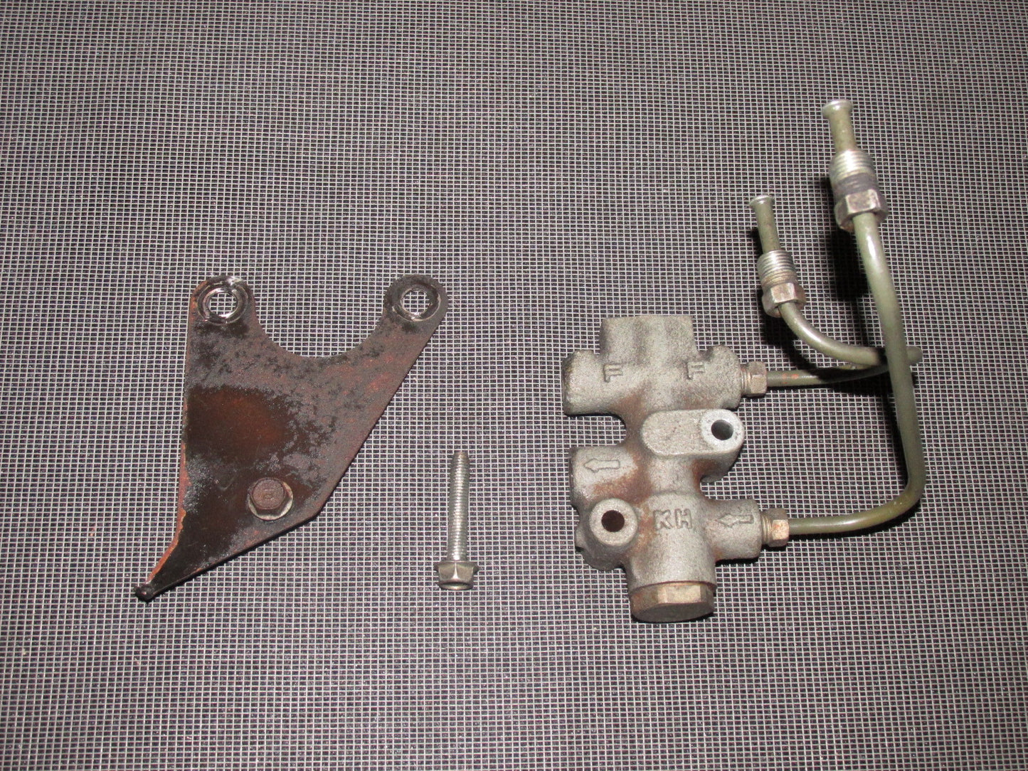 84 85 Mazda RX7 OEM 13B Brake Proportional Valve