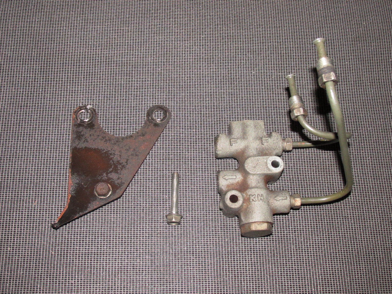 84 85 Mazda RX7 OEM 13B Brake Proportional Valve