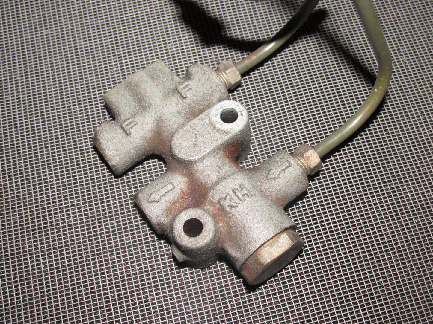 84 85 Mazda RX7 OEM Brake Proportional Valve